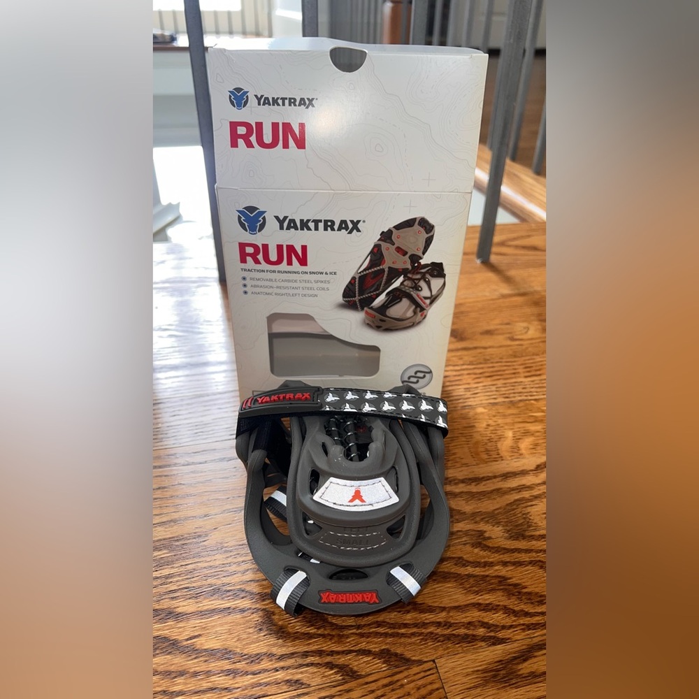 NEW Yaktrax Run Traction Cleats Snow Ice